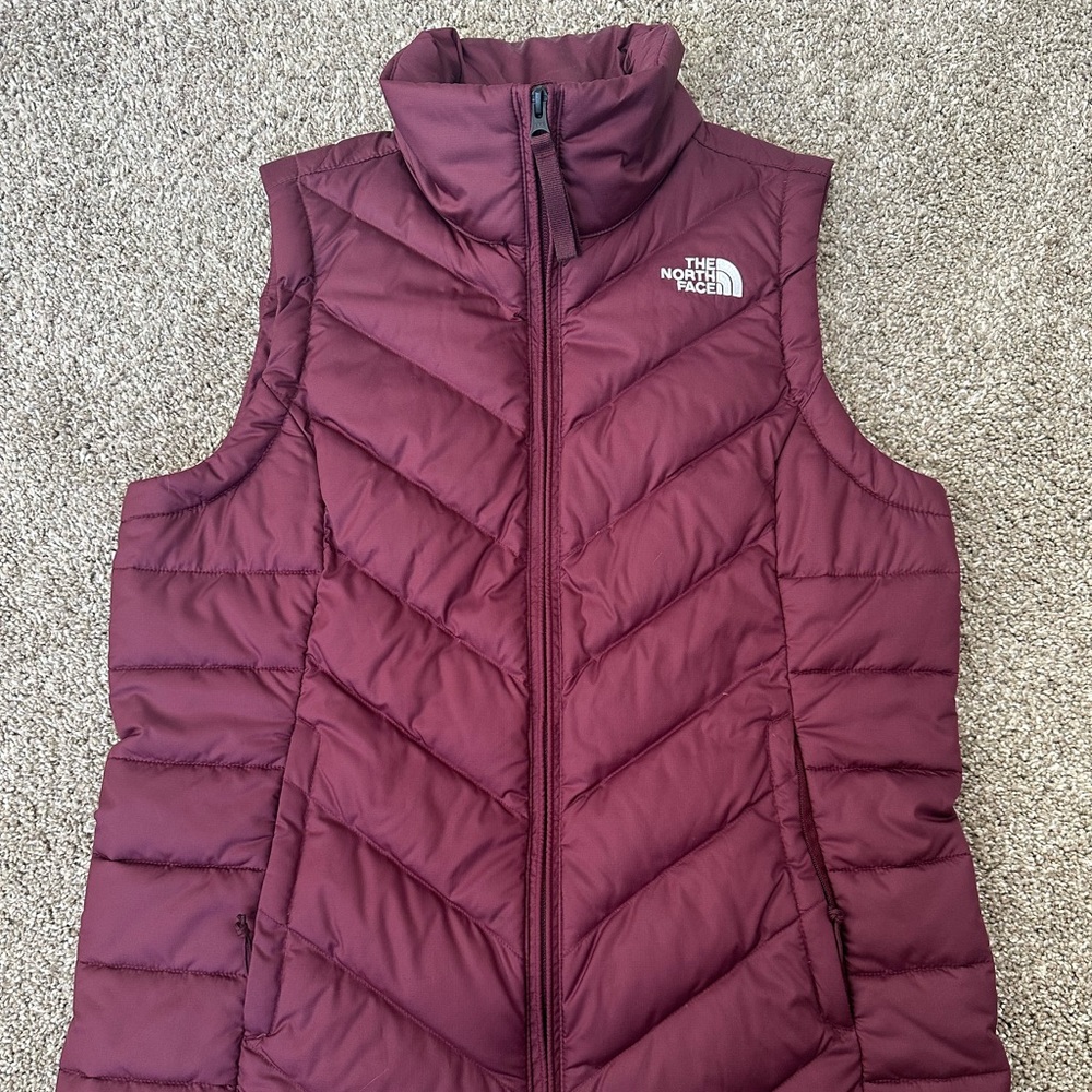 Women’s small puffer vest North Face Maroon